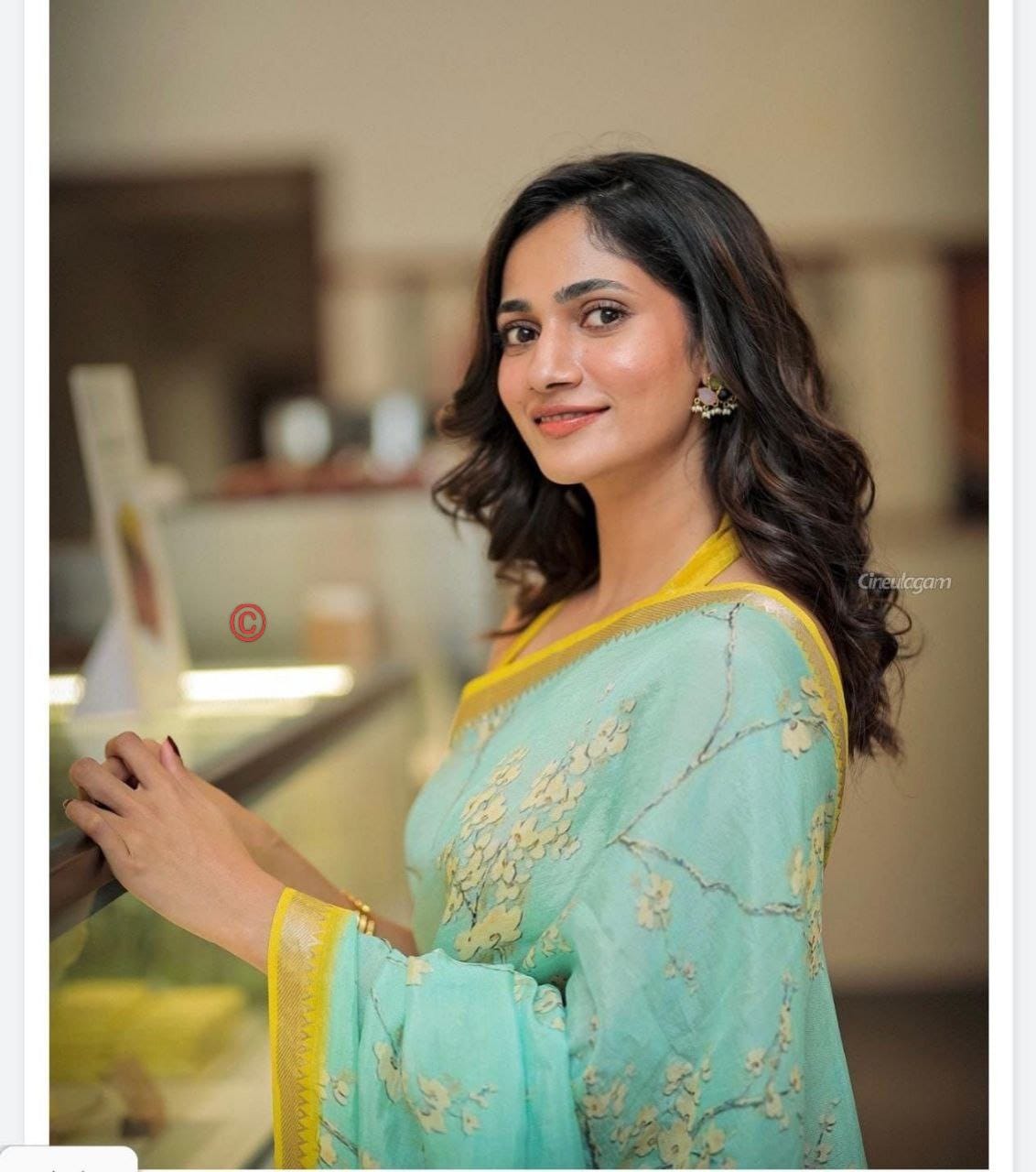 Premum Look Soft Linen Cotton Floral Print Saree