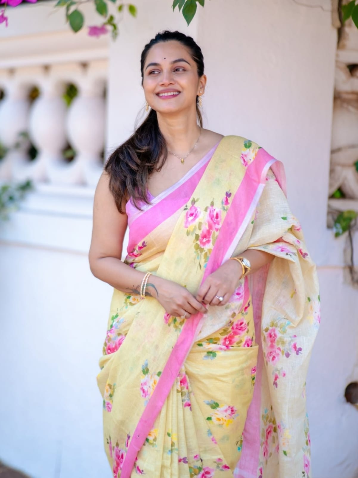 Premium Butter Soft Cotton Linen Saree With Soft Floral Print
