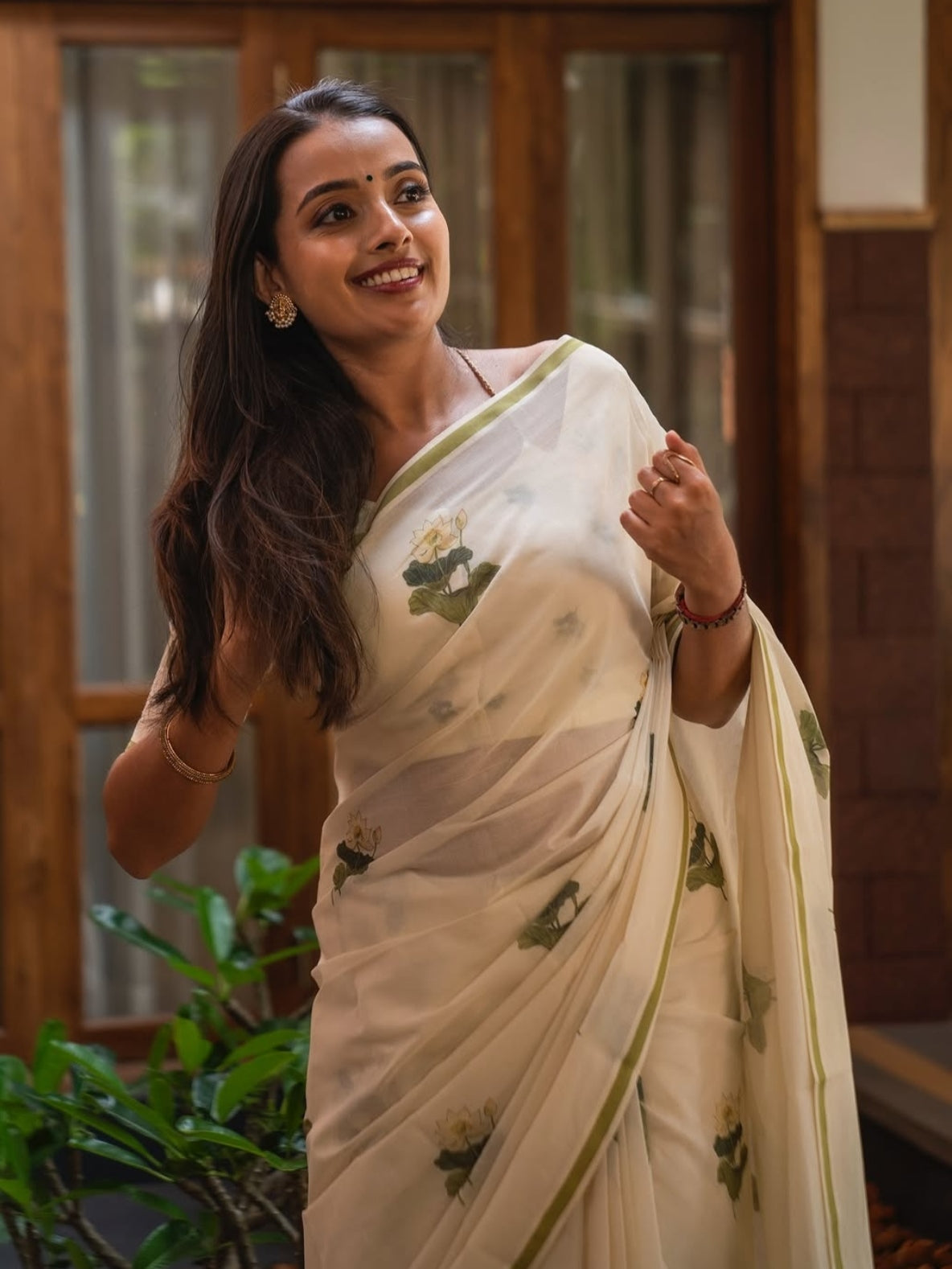 Premum Look Soft Linen Cotton Floral Print Saree