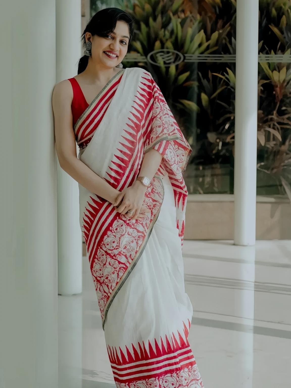 Red Printed Pattern With Blouse Contras Cotton Linen Saree