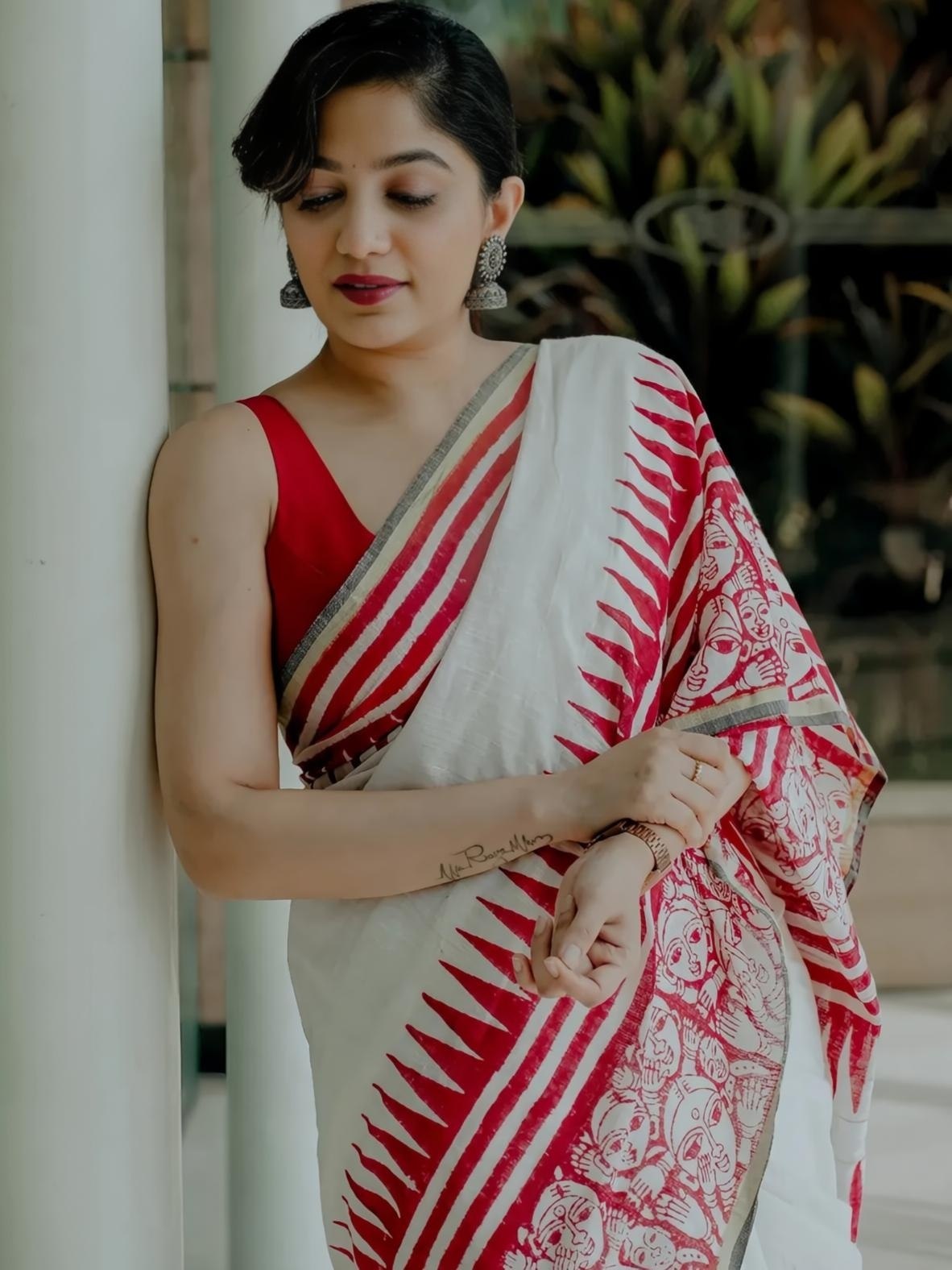 Red Printed Pattern With Blouse Contras Cotton Linen Saree