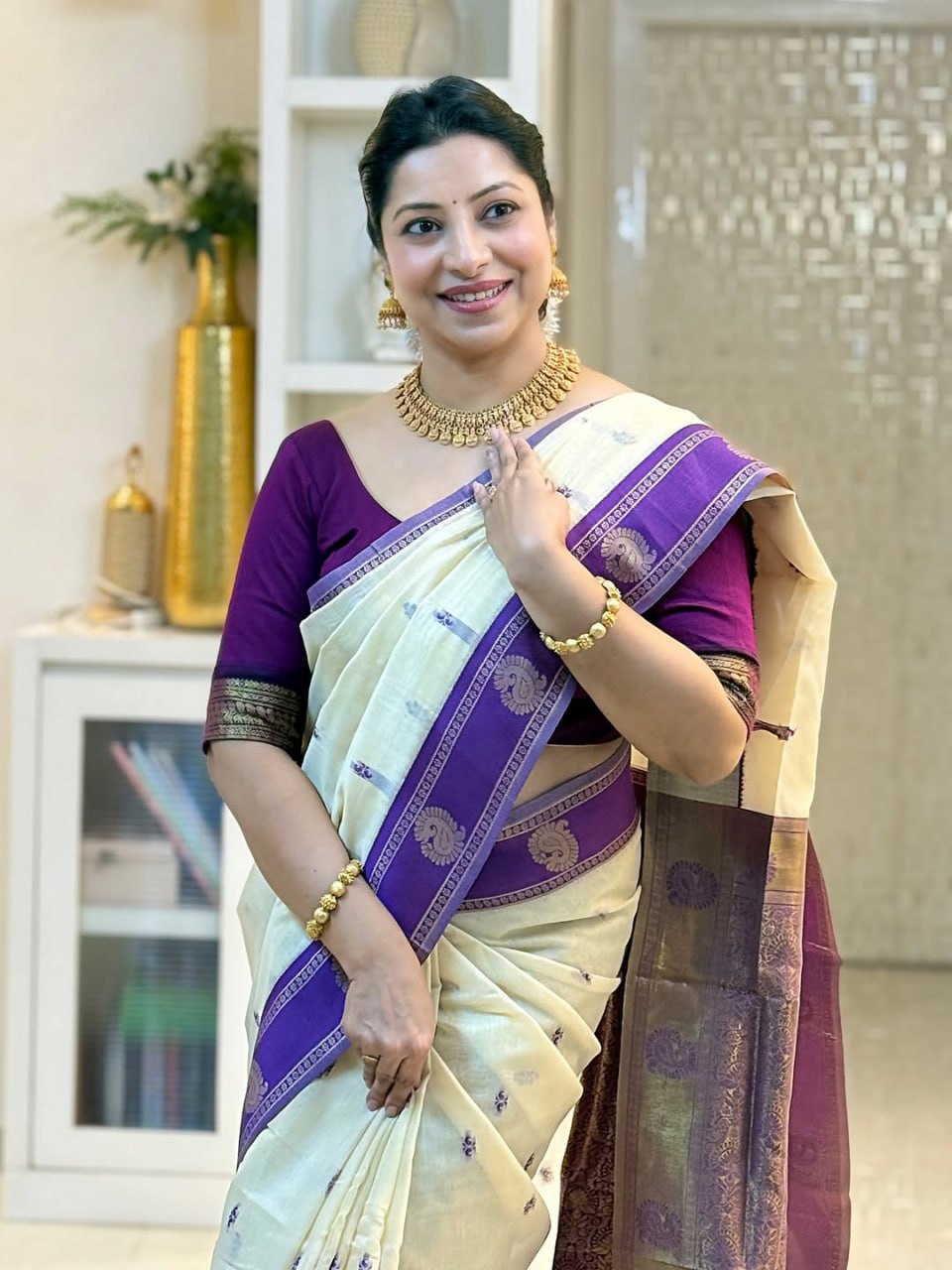 Off White Linen Silk Saree With Blouse