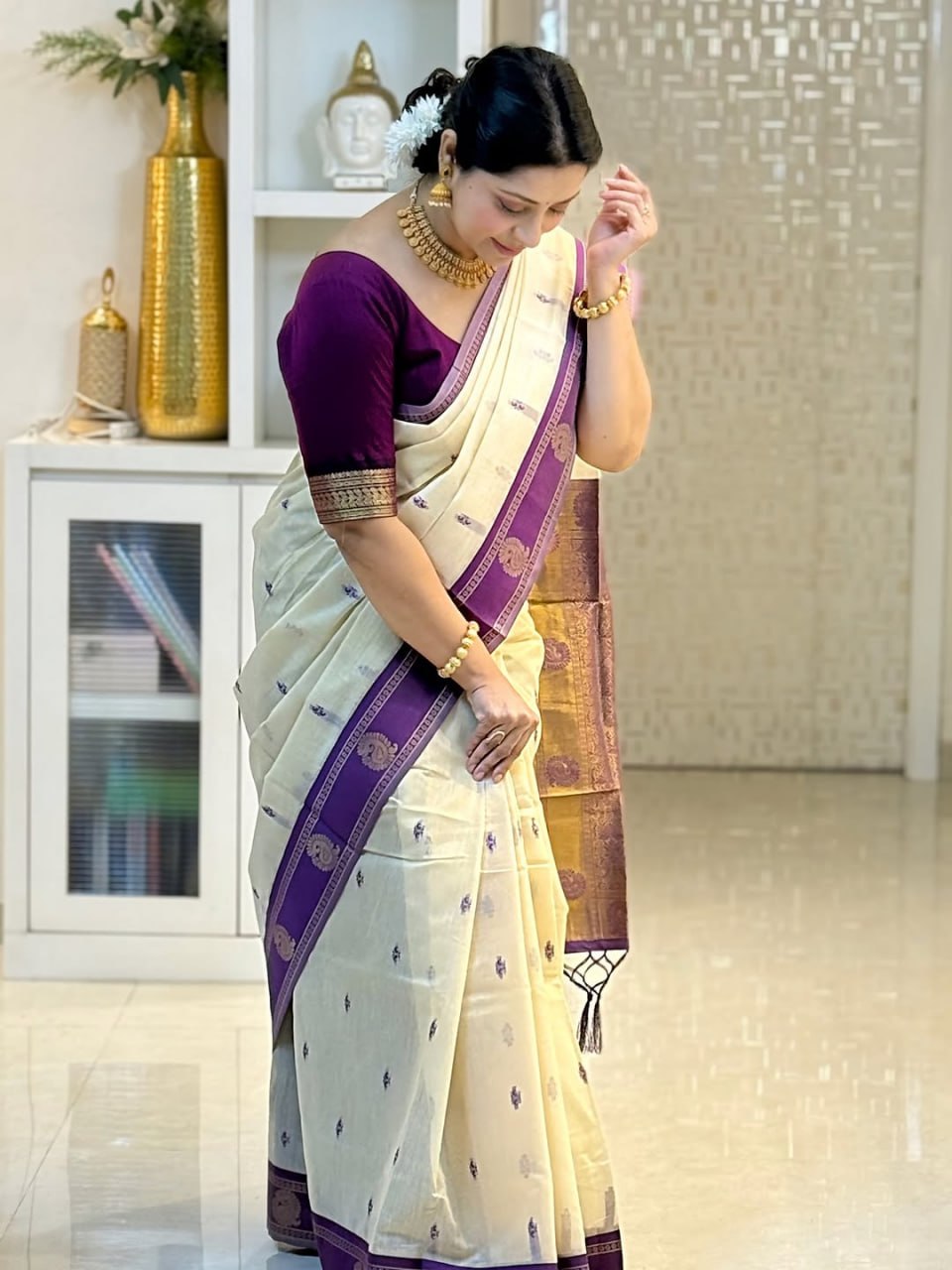 Off White Linen Silk Saree With Blouse