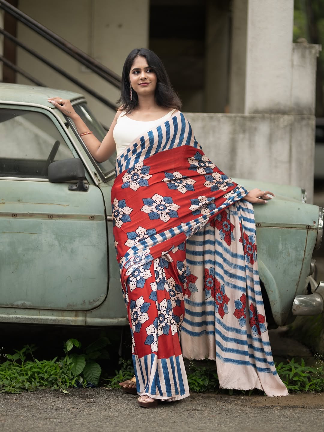 Red  Floral Print Bollywood Linen Cotton Saree