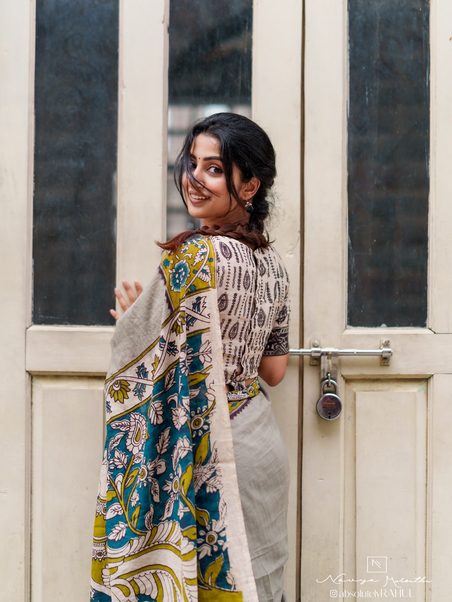Grey Soft Linen Cotton Saree With Matching Blouse